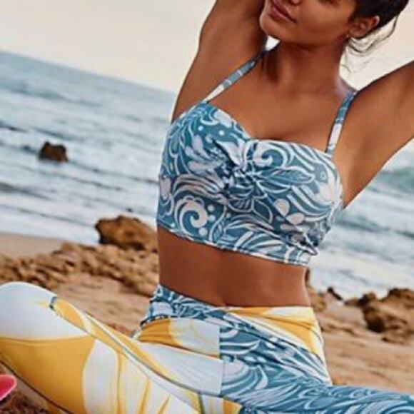New Free People FP Movement Blue & White Double Take Printed Crop Top Size XS - Picture 1 of 8